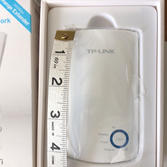 TP-LINK Range Extender 300Mbps Universal WiFi Range extender. Model TL-WA850RE - Picture 7 of 9